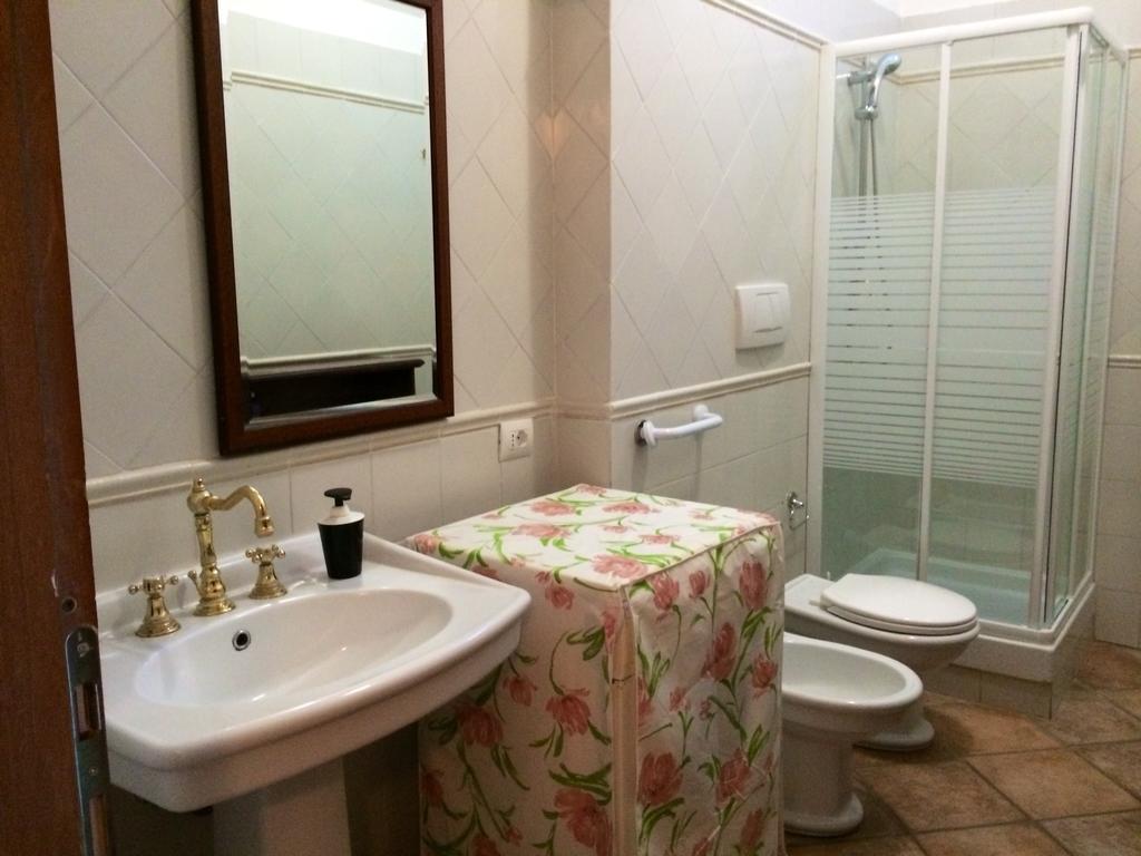 B&B Millennium Ladispoli Rum bild